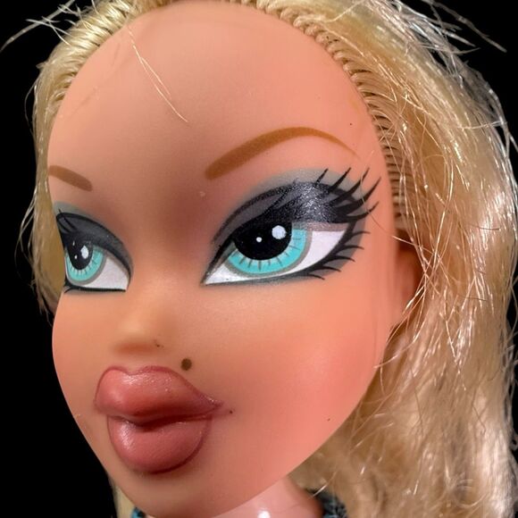 Bratz Treasures Collection Cloe Doll MGA 2005 INCOMPLETE - Picture 4 of 16